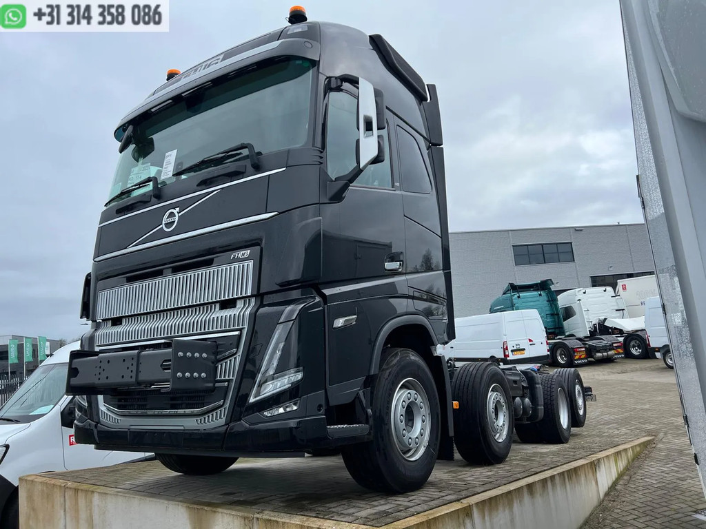 Volvo FH16 550 8X2V Naloopas gestuurd