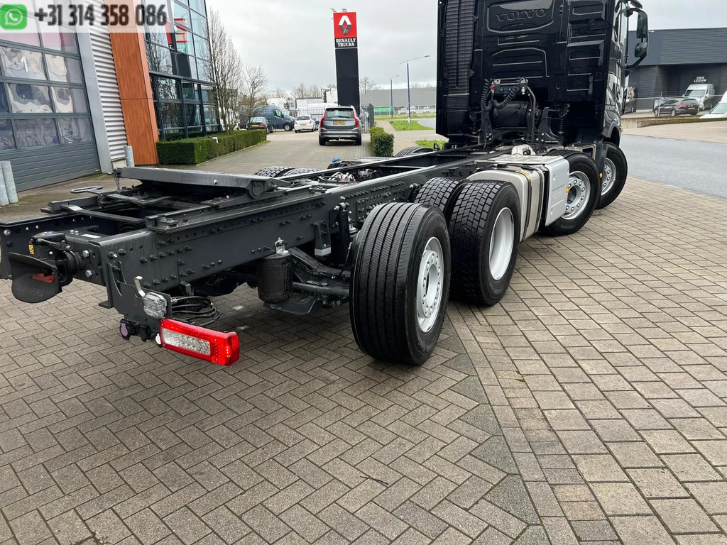 Volvo FH16 550 8X2V Naloopas gestuurd