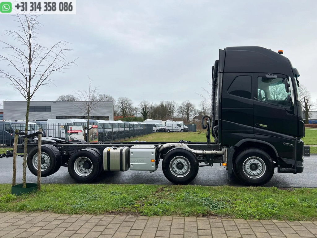 Volvo FH16 550 8X2V Naloopas gestuurd